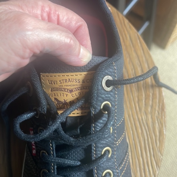 Levi Strauss & Co black and tan shoes. Size 9. Great condition! - Picture 12 of 12